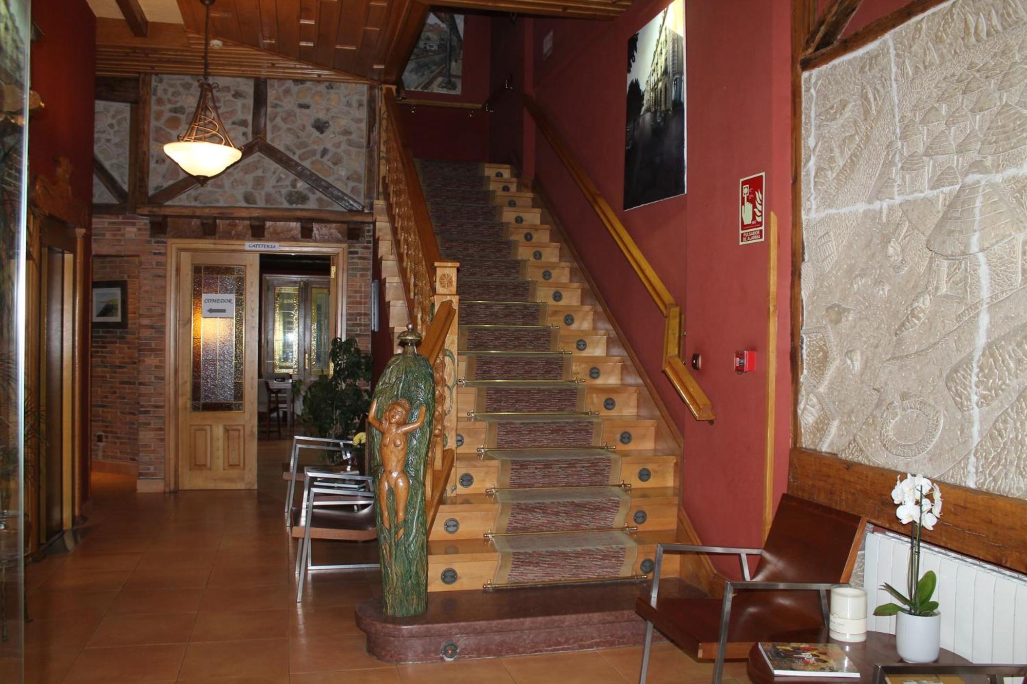 Hotel San Roque เรย์โนซา ภายนอก รูปภาพ