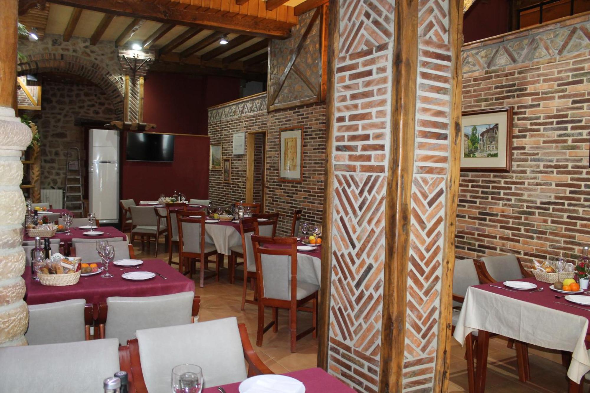Hotel San Roque เรย์โนซา ภายนอก รูปภาพ