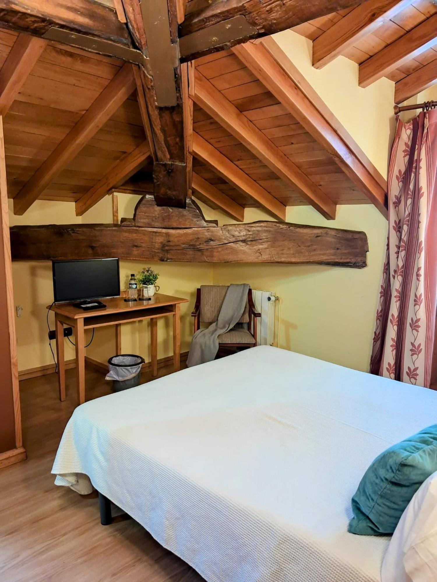 Hotel San Roque เรย์โนซา ภายนอก รูปภาพ