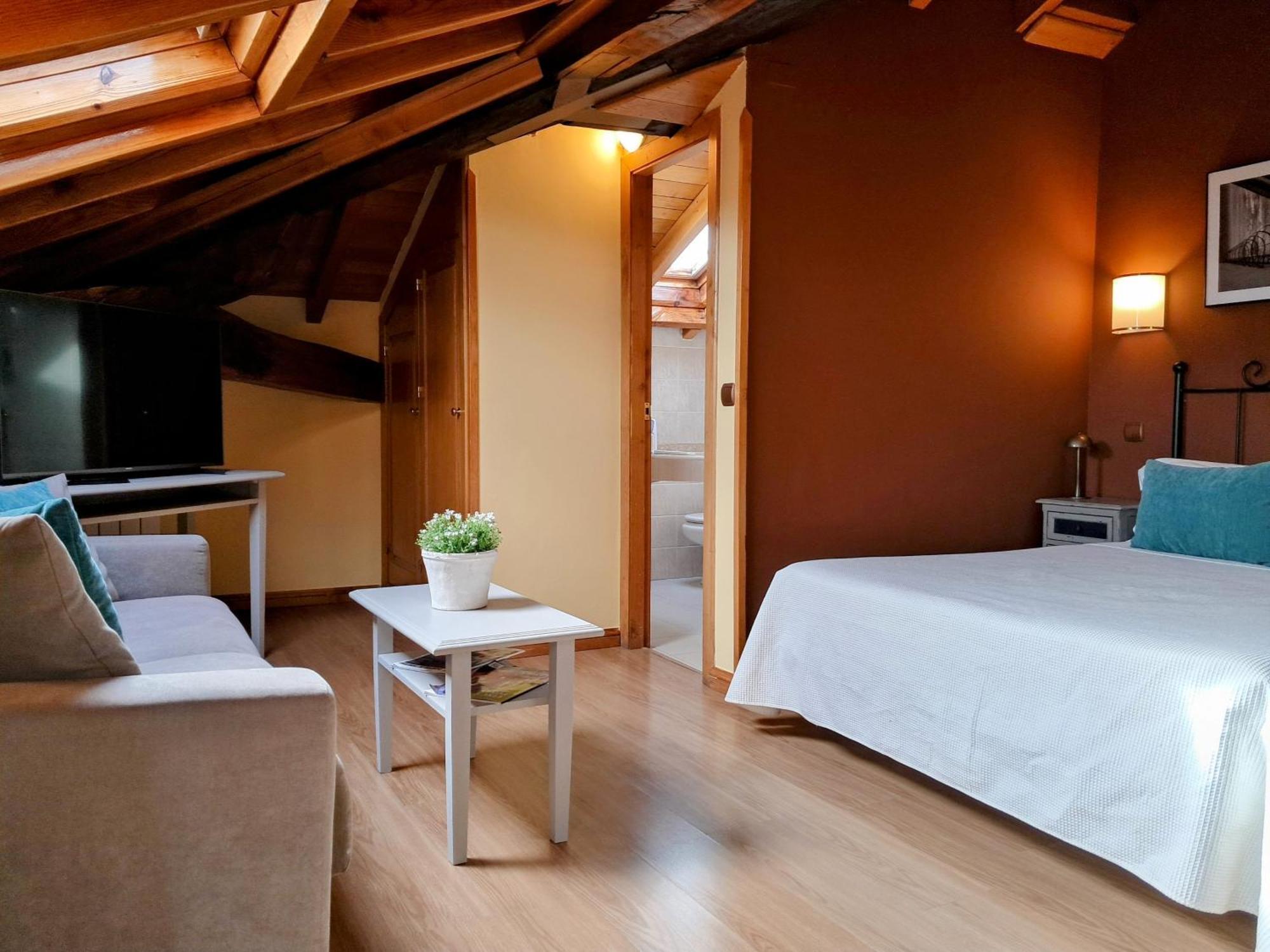 Hotel San Roque เรย์โนซา ภายนอก รูปภาพ